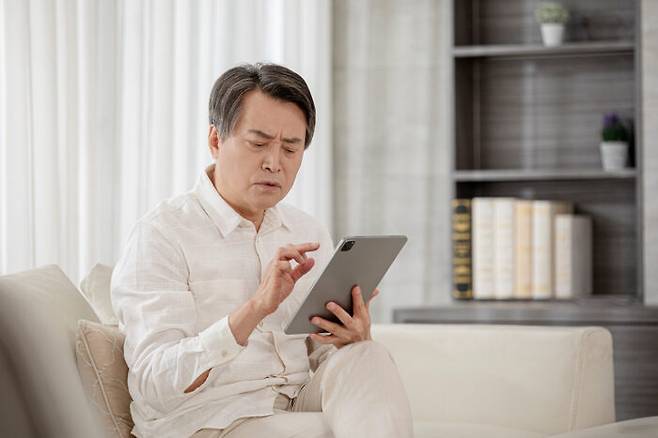 루테인, 오메가-3 지방산, 라이코펜과 같은 영양분이 함유된 식품을 섭취하면 시력 감퇴를 예방할 수 있다. [사진=클립아트코리아]