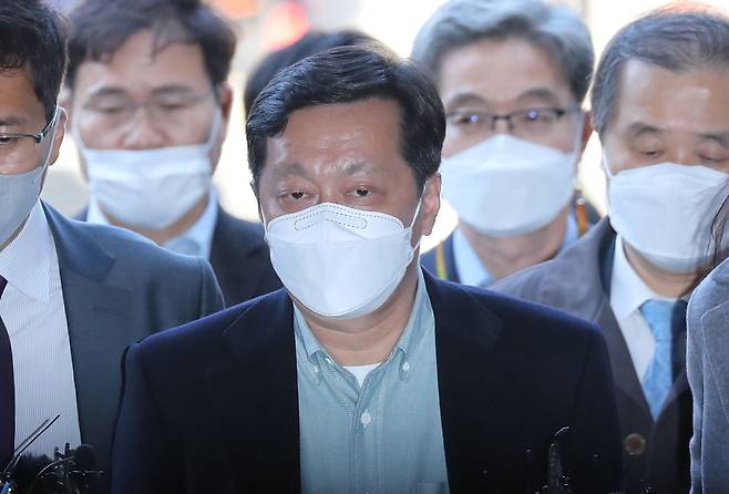 정진상 전 더불어민주당 대표실 정무조정실장이 작년 11월 영장 실질 심사에 출석하는 모습/뉴스1