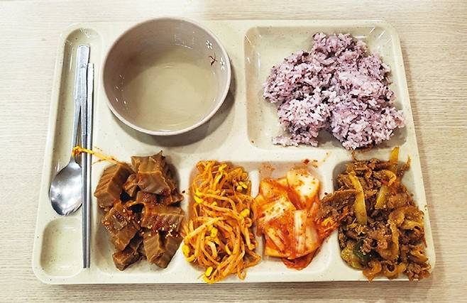 20일 고려대 학생식당에서 제공된 ‘천원의 아침밥’.