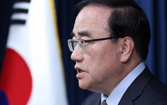 김성한 국가안보실장이 23일 서울 용산 대통령실 청사에서 오는 29일부터 이틀간 열리는 제2차 민주주의 정상회의 관련 브리핑을 하고 있다. [연합]