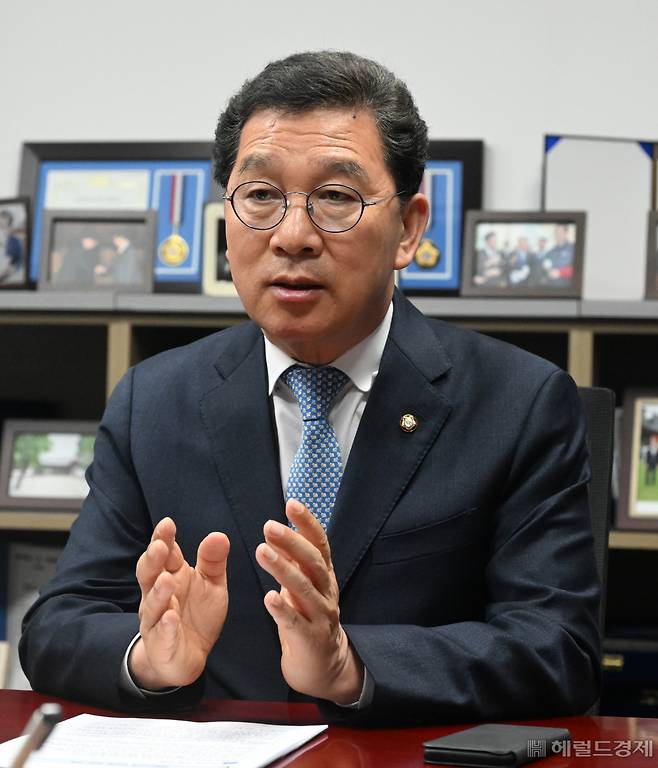 신정훈 더불어민주당 의원이 최근 서울 영등포구 여의도 국회 의원회관에서 헤럴드경제와 인터뷰를 하고 있다. 임세준 기자