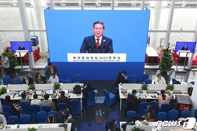 리창 중국 총리가 30일 하이난성 보아오에서 열린 보아오 아시아 포럼 개막식서 기조연설을 하고 있다. ⓒ AFP=뉴스1 ⓒ News1 우동명 기자