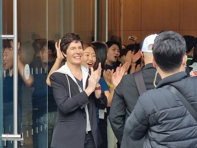 31일 오후 5시 국내 다섯번째 애플스토어가 서울 강남구에 문을 열었다. 사진은 디어드리 오브라이언 애플 리테일 및 인사 담당 수석부사장. 2023.3.31/뉴스1 ⓒ News1 윤지원 기자
