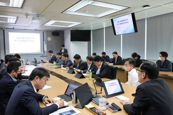 지난 28일 포스코플로우가 포스코그룹 물류 혁신을 위한 정기 협의체 회의를 진행하고 있다. 포스코플로우 제공