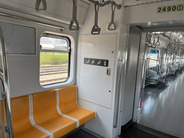 서울지하철 2호선 열차 내 창문이 뜯겨 있다. 서울교통공사 제공