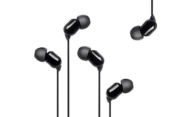 이어폰은 소리가 나오는 부분이 두 개입니다. 출처=엔바토엘리먼츠