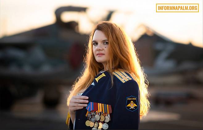 러시아 제960 공격항공연대 지휘관 아트로셴코 대령의 아내 릴리아. 그의 도움으로, 우크라이나 마리우폴 민간인 폭격에 동원된 조종사들의 명단과 신상 정보를 모두 알 수 있었다고 한다./Inform Napalm