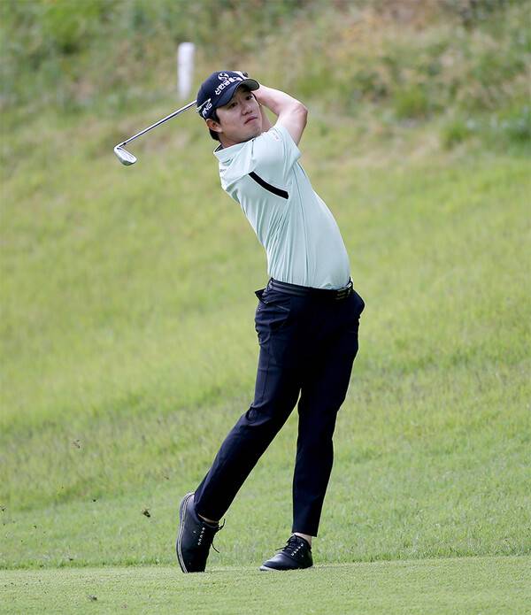 2023년 일본남자프로골프투어(JGTO) 도켄 홈메이트컵 우승 경쟁에 뛰어든 송영한 프로. 사진제공=KPGA