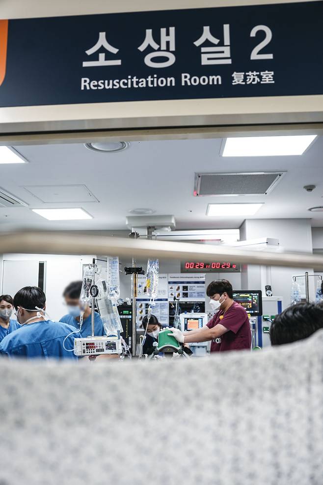 사진: 〈응급실 소생실 레벨 원입니다〉
