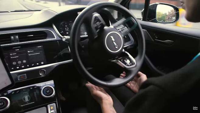 빌 게이츠가 탄 자율주행차 시승 화면 캡처. 빌 게이츠 블로그