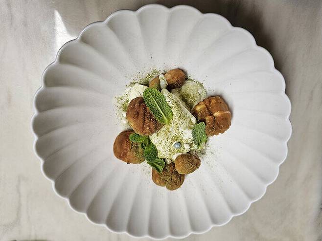 우유 아이스크림과 호두과자