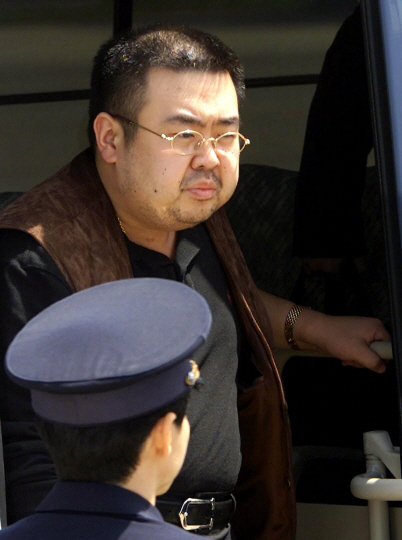 김정은 북한 국무위원장의 이복형 김정남의 지난 2001년 모습. /AFP연합뉴스