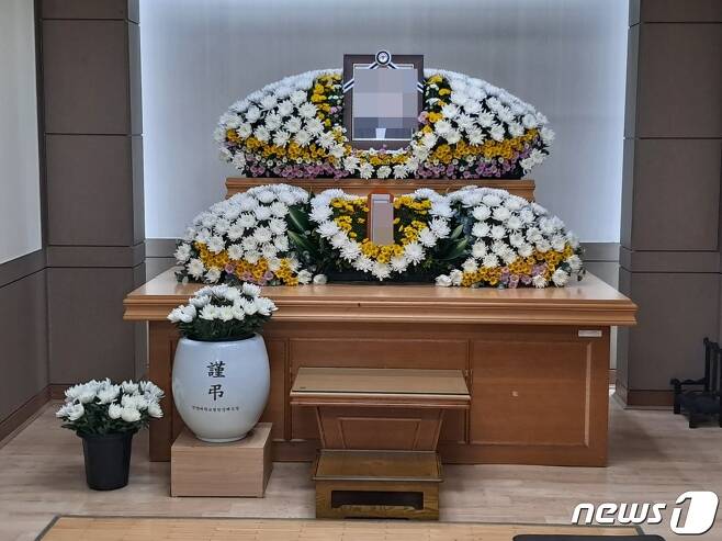서울 강남에서 납치·살해된 40대 여성 A씨의 빈소가 2일 대전의 한 장례식장에 차려졌다. ⓒ뉴스1 최일 기자