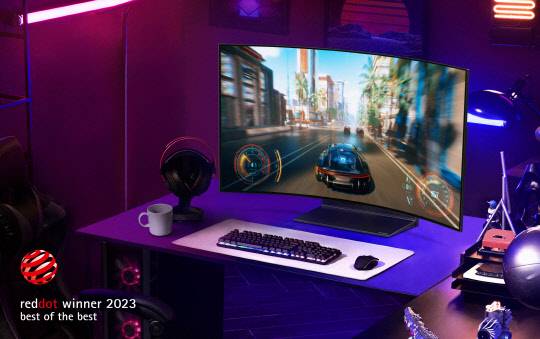 레드닷 디자인 어워드에서 최고상과 혁신상을 동시에 수상한 LG전자의 벤더블 게이밍 OLED TV 'LG 올레드 플렉스'. LG전자 제공