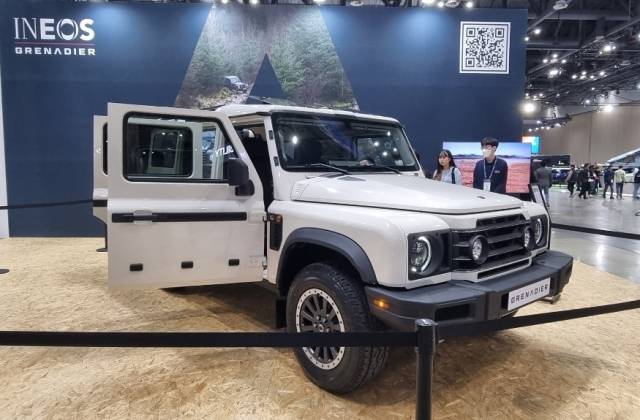 영국 이네오스 오토모티브의 첫 신차 ‘그레나디어’의 전시용 차량 모습. 이용상 기자
