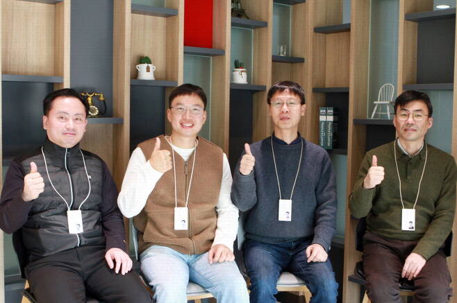 왼쪽부터 정진관 책임, 김창욱 책임, 전자경 연구위원, 이갑진 책임.