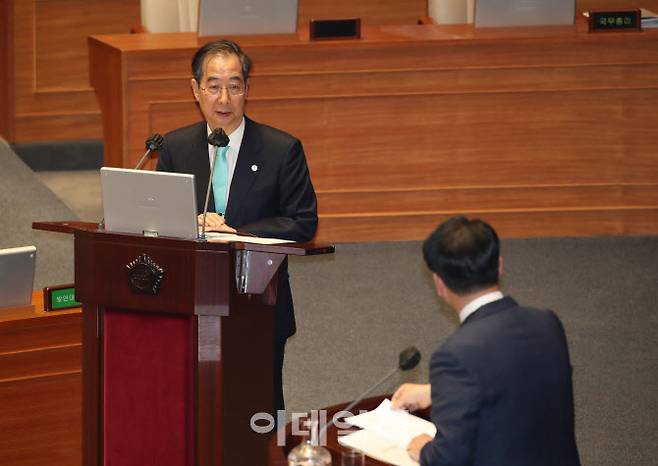 한덕수 국무총리가 3일 서울 여의도 국회에서 열린 본회의 정치·외교·통일·안보에 관한 대정부 질문에서 박용진 더불어민주당 의원의 질의에 답변하고 있다.(사진=노진환 기자)