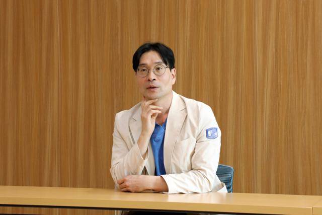 김세홍 가톨릭대 성빈센트병원 호스피스완화의료센터장은 "암 환자 절반 이상에게서 나타나는 암성 통증은 초기부터 적절한 약물이나 시술을 시행하면 90%에게서 난치성 통증으로 악화하는 걸 막을 수 있다”고 했다. 성빈센트병원 제공