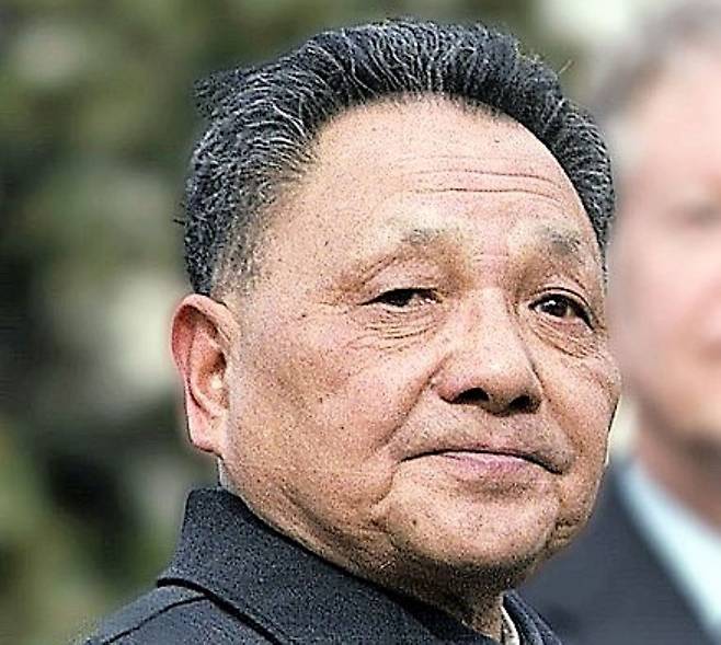 중국의 정치지도자 덩샤오핑은 1980년대 중국 경제를 해외기업에 개방하면서 선전과 상하이 등 경제특구의 법인세를 대폭 낮추는 유인책을 실행해 큰 성과를 봤다. 사진은 1979년 지미 카터 미국 대통령을 방문하기 위해 미국을 찾았을 때 모습./위키피디아