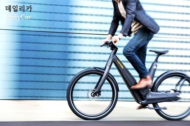 새로운 도심 운송수단으로 떠오른 전기 스쿠터, 킥보드