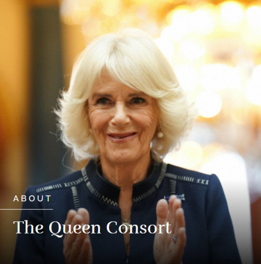 4일(현지시간) 현재 영국 찰스 3세 국왕의 부인 커밀라에 대해 소개하는 왕실 홈페이지의 코너에 온전한 의미의 ‘왕비’ 표기가 아닌 ‘왕의 배우자’(Queen Consort)라는 의미의 ‘왕비’ 표기가 붙어 있다. 영국 왕실 홈페이지 캡처