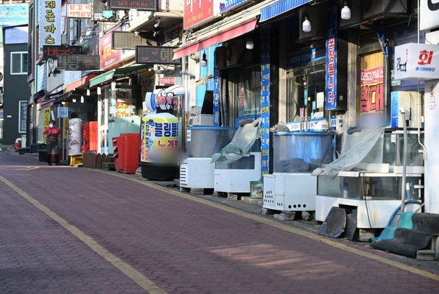 김포시 통진읍 행정복지센터가 신청사로 이전하면서 중심지 역할을 하던 마송리 일대 지역 경제가 침체되고 있다. 조주현기자