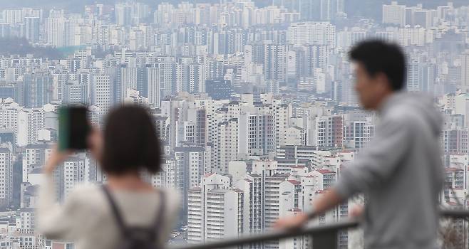 서울 남산에서 바라본 아파트 단지 모습. 2023.4.4/뉴스1 ⓒ News1 김민지 기자