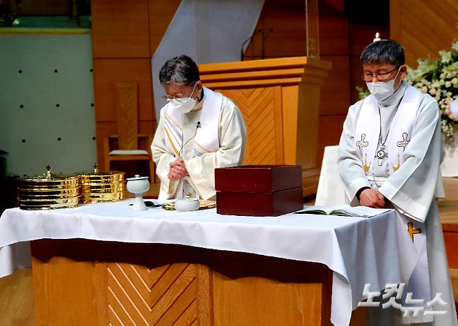 사진은 한국기독교교회협의회 주최로 서울 성북구 예닮교회에서 열린 2022년 부활절 새벽예배 모습.