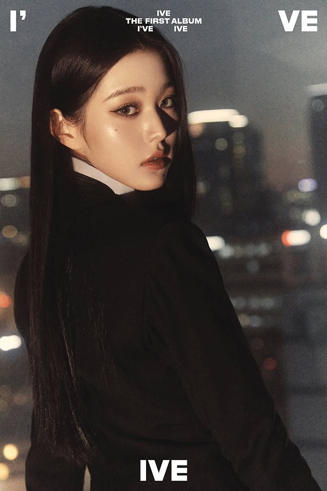 IVE released its first full-length album Ive IVE (Ive IVE) concept photo through the official SNS channel.First, leader Ahn Yu-jin emphasized chic with dark smokey, MLBB lip make-up, and long black hair. He gazed at the camera with his languid but intense eyes and also showed charisma.In autumn, he showed a concept craftsman who also wears a wide-sleeved white shirt and a black tie-manic Stadium ring. The yellow light also reminds me of the glow of the name Autumn.Liz catches the eye of the viewer with a big eye that emphasizes under eyelashes and catches the eye of the viewer at once.The youngest, Seo-yool Lee, is staring at the camera with a calm but clear eye with one hand on his chin. Without any accessories, he just showed a brilliant presence with a combination of black and white.IVEs popular gust proved to be an objective figure early on before the comeback. The premiere song Kitch achieved Perfect Orchid by recording the first place in real time and daily on the sound source site on the 3rd of midnight.Melon, Genie, and Bucks, as well as the YouTube Music Domestic Weekly Chart (Korea Top 100 Weekly).IVE will make a surprise comeback with Ive IVE at 6 p.m. (KST) on the 10th.