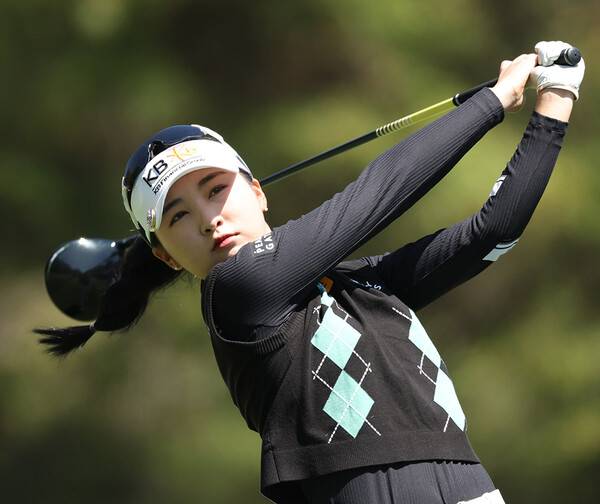 2023년 한국여자프로골프(KLPGA) 투어 롯데렌터카 여자오픈 우승을 차지한 이예원 프로. 사진제공=KLPGA