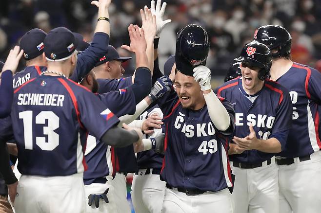 2023 WBC 중국전에서 9회 초 역전 홈런을 친 후 환호하는 체코 야구 국가대표팀의 모습.ⓒAP Photo