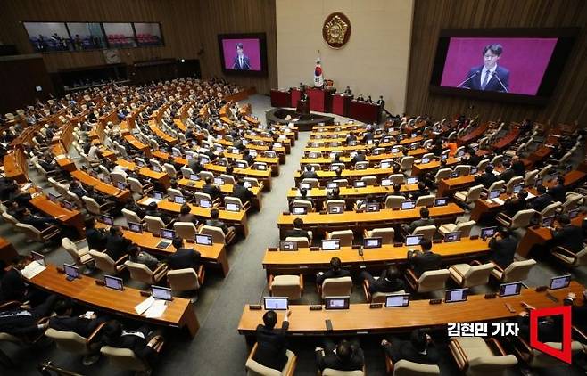 내년 총선에 적용할 선거제 개편안(공직선거법 개정안)을 논의하기 위한 국회 전원위원회(전원위)가 10일 서울 여의도 국회에서 나흘간 개최돼 여야 의원들이 난상토론을 벌이고 있다. 전원위 개최는 지난 2003년 '이라크 전쟁 파견 연장 동의안'에 대한 토론 이후 20년 만이다. 사진=김현민 기자 kimhyun81@