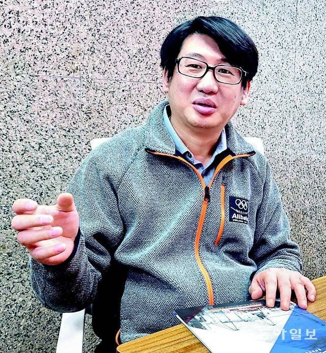 씨케이브릿지 홍성용 대표는 동아일보 기자와 만나 “수출 판로를 찾지 못하는 중소기업을 발굴해 이들이 알리바바닷컴을 활용해 성장할 수 있도록 돕겠다”고 말했다. 김화영 기자 run@donga.com