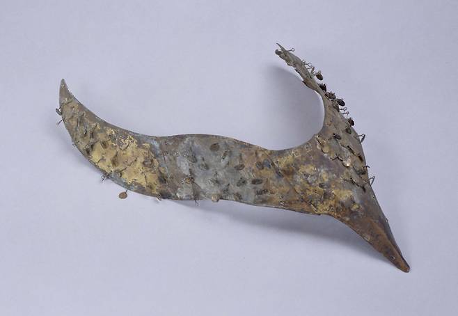 오구라컬렉션의 일부로 일본의 중요문화재로 지정된 경남 창녕 고분 출토 새날개모양관식. ColBase 홈페이지 캡처