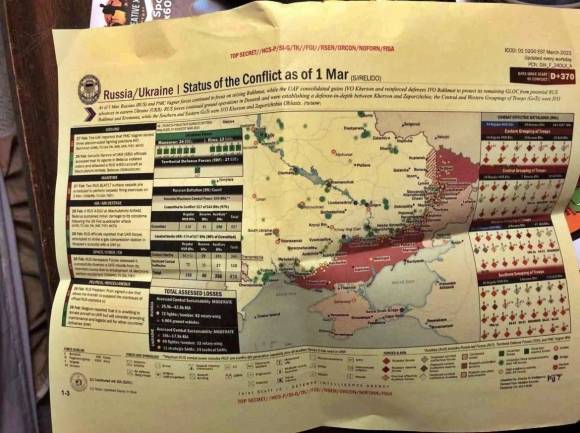 러시아/우크라이나 합동 참모부 J3/4/5 일일 업데이트(D+370) - 7일(현지시간) 블라인드와 트위터, 포챈(4chan) 등 각종 소셜네트워크서비스(SNS)에 미국 정부 기밀 문건 여러 쪽이 사진 형태로 유포됐다. 알려진 것만 총 100여쪽에 이르는 문건은 미 국가안보국(NSA)·중앙정보국(CIA)·미 국무부 정보조사국 등 정부 정보기관 보고서를 미 합동참모본부가 취합해 작성한 것으로 추정됐다. 2023.4.7 트위터