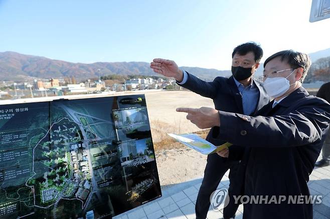 단독 이전 부지 검토 나선 한창훈 전 춘천지방법원장 [연합뉴스 자료사진]