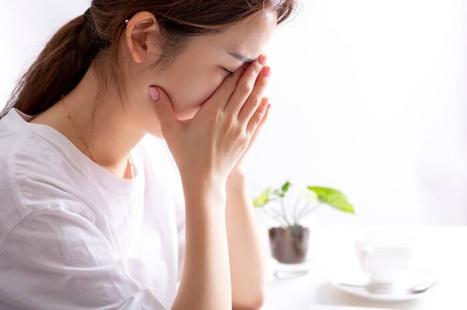 장 건강이 나빠지면 만성 스트레스가 발생하고 결국 정신건강 문제를 초래할 수 있다. [사진=클립아트코리아]