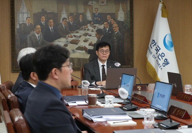 이창용 한국은행 총재가 11일 서울 중구 한국은행에서 금융통화위원회의를 주재하고 있다. /사진공동취재단