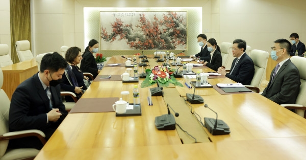 친강 중국 외교부장과 디카를로 유엔 정무평화구축국 사무차장 [중국 외교부 제공]