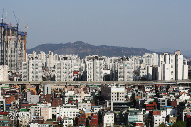서울시내 아파트의 모습.