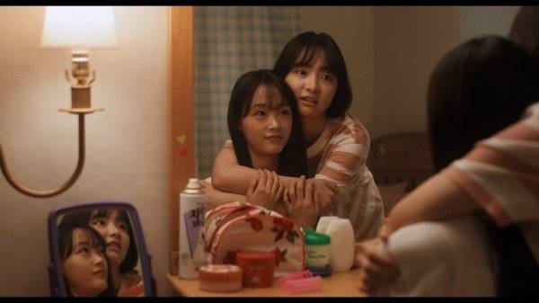 여성 간의 사랑과 우정 등을 다룬 퀴어 영화들이 주를 이룬다. 영화 ‘우리는 천국에 갈 순 없지만 사랑은 할 수 있겠지’ 한 장면. 사진제공｜전주국제영화제