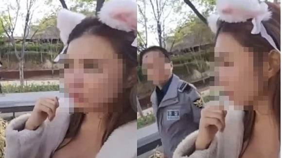 싱가포르 트위치 스트리머 키아라키티가 지난 9일 서울 거리에서 과도한 노출 의상을 입고 야외 방송을 하다가 경찰관과 대면했다. / 사진=트위치 'Kiaraakitty'