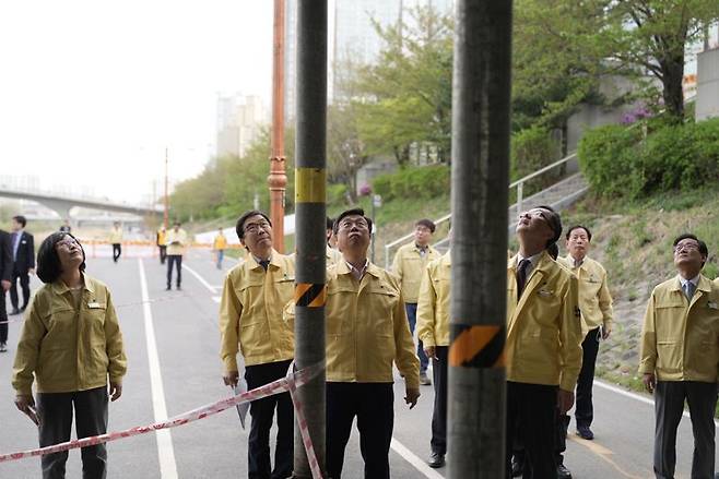 신상진 성남시장, 정자교 사고 현장 방문 '안전대책