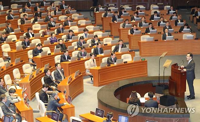 2017년 7월 국회의원 불체포특권 폐지를 제안하는 바른정당 주호영 원내대표 [연합뉴스 자료사진]