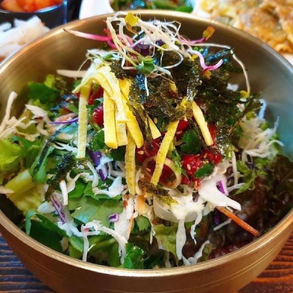 경백 육회 비빔밥. [사진=경백]