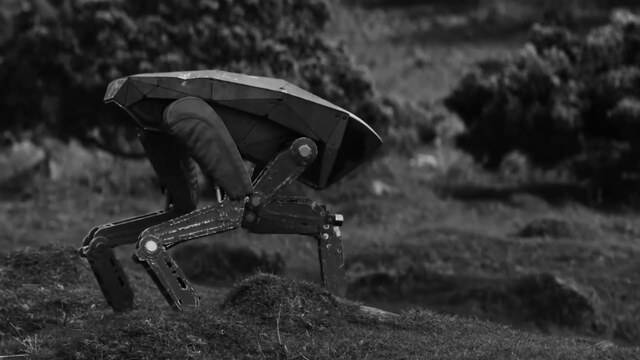 암울한 미래상을 묘사한 영국 드라마 ‘블랙미러'에 나오는 로봇견. 넷플릭스