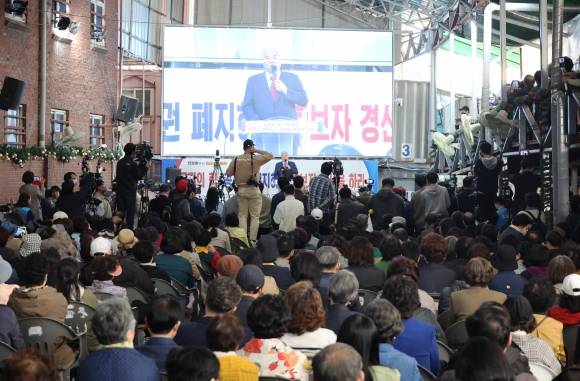전광훈 목사 기자회견 - 전광훈 사랑제일교회 목사가 17일 서울 성북구 사랑제일교회에서 기자회견을 하고 있다. 2023.4.17 연합뉴스