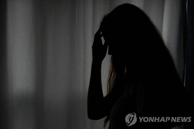 일본, 프랑스 등 선진국에서도 'SNS 극단 선택 생중계'는 사회적 문제로 대두됐다. [이미지출처=연합뉴스]