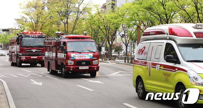 19일 전주월드컵경기장에서부터 전북대학교병원 응급실까지 약 9.2km 구간에서 ‘긴급차량 우선신호시스템 점검 시승식’이 개최됐다.(전주시 제공) 2023.4.19/뉴스1