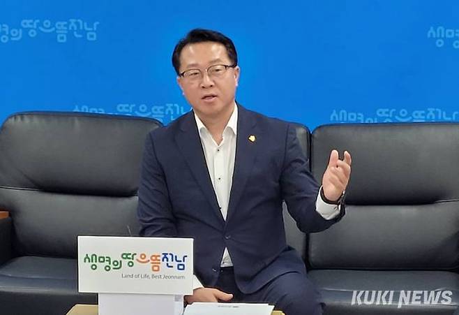 문금주 전남도 행정부지사는 19일 기자실을 찾아 이번 개편안에 대한 배경과 의의 등을 설명했다.